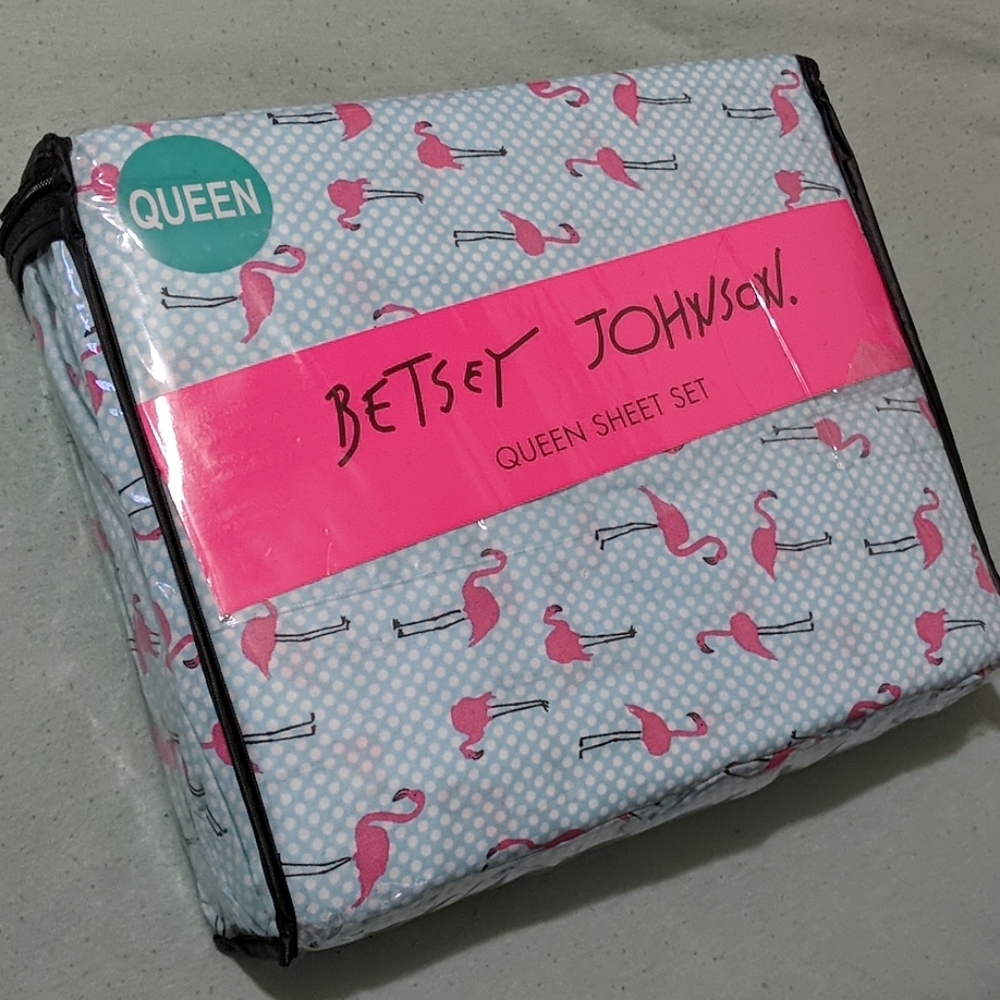 Betsey Johnson Queen Size Flamingo Sheet Set